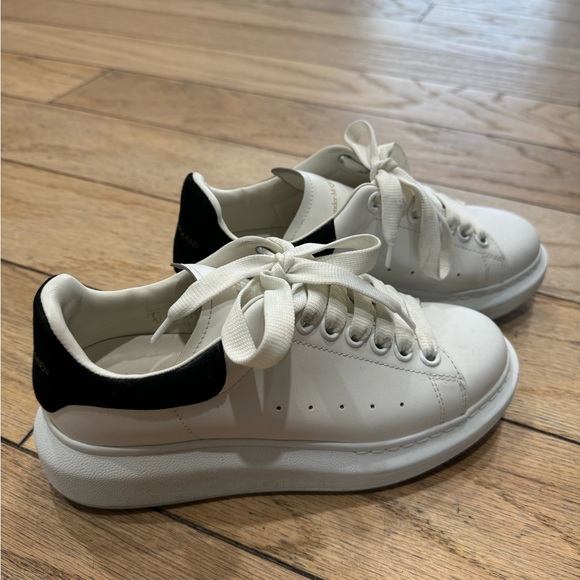 Alexander McQueen Women's Oversized Embossed Logo Colorblocked Suede Sneakers - Picture 7 of 7